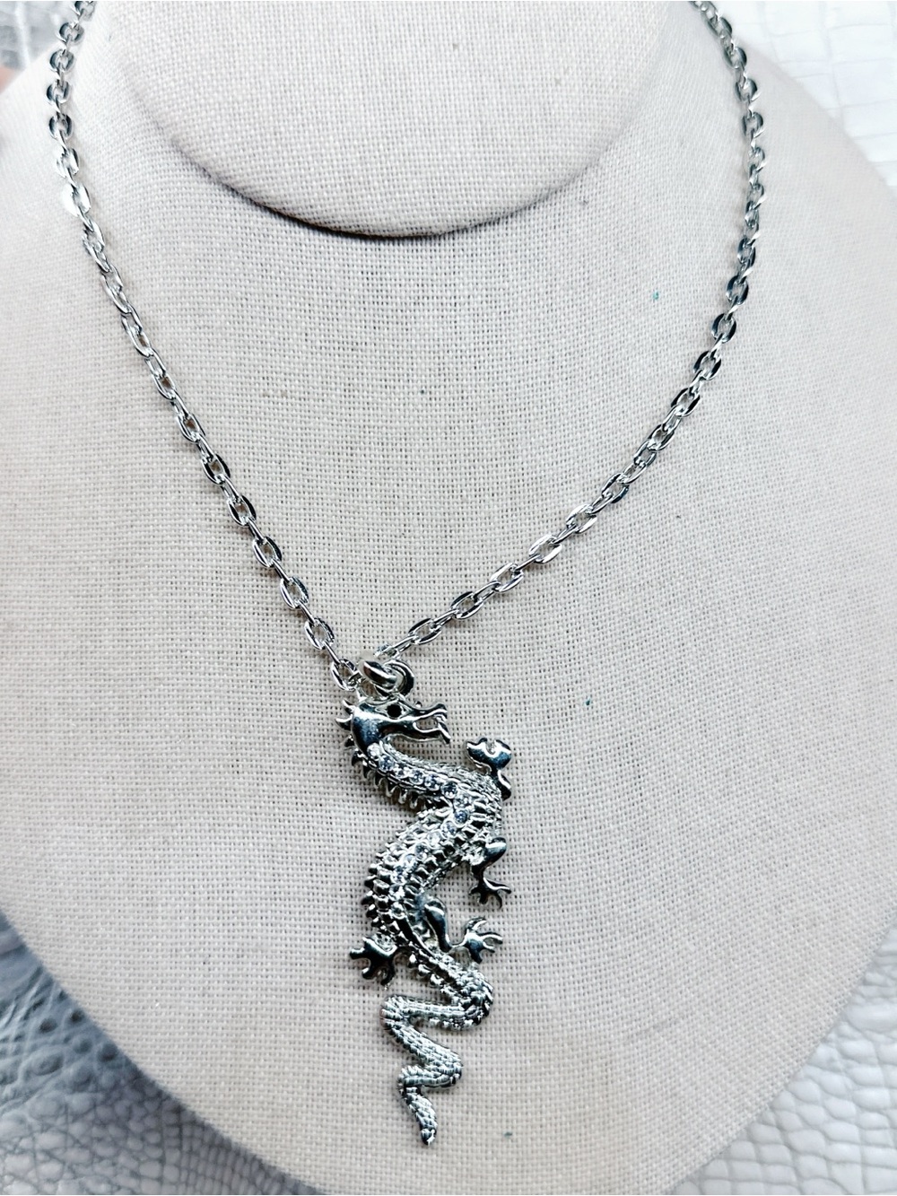 1050mc. Silvertone Dragon Necklace